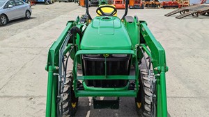 Tractor Agrícola John Deere 3038E de 2011, 24HP, 5+ Años de Garantía, Caja de Cambios y Motor en Venta - Product Image 6