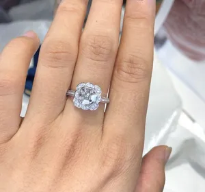 18k Gold White Color Shining Diamond Boundless Stone Setting Luxury Design Ring