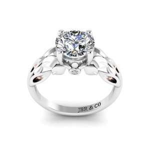 Bague de fiançailles design feuille d'argent 925 plaqué or diamant rond de style moderne pour les femmes au prix de gros - Product Image 4