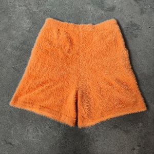 Colección Invierno 2025, Pantalones Cortos de Mohair para Mujer, Estilo Regular Fit, Colores Variados, Diseño Personalizado, 100% Material Cálido, Alto Gramaje - Product Image 3