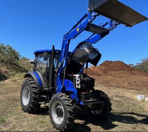 Tracteur LOVOL M504 robuste avec 4 roues motrices et 70 CV disponible en usine. - Product Image 1