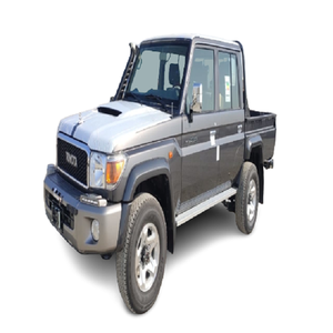 Sièges en cuir avec boîte de vitesse AWD Intérieur foncé R15 Taille de pneu Toyota Land Cruiser Diesel Pickup-Mini Aspire en vente - Product Image 4