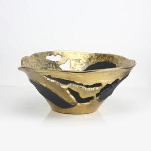 Bol décoratif design noir et or parfait pour la décoration intérieure et l'affichage de la cuisine, du salon ou du bureau d'Inde - Product Image 1