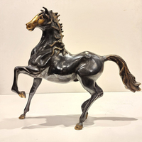 Figurine de cheval miniature de statue de cheval en métal en aluminium de couleur marron pour la décoration de la maison et du bureau