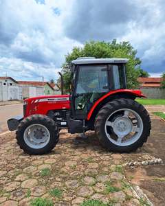 Tractor de Ruedas Massey Ferguson 4292 Xtra Rojo 4WD en Buenas Condiciones, Transmisión por Engranajes, Alta Productividad, Equipo Agrícola a Precio Accesible - Product Image 4