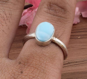Anillo de piedras preciosas Larimar al por mayor auténtico anillo de plata ovalado Larimar joyería sencilla y elegante para mujer - Product Image 3