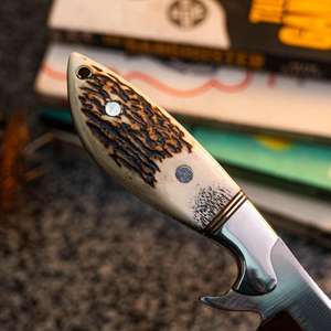 Couteau de chasse en acier à haute teneur en carbone, lame fixe personnalisée avec manche en bois de cerf pour le camping en plein air, acier inoxydable avec personnalisation OEM - Product Image 3