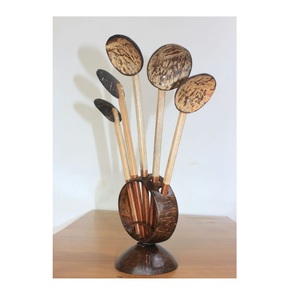 Cuillère en noix de coco, texture naturelle, coquille artisanale, idéale pour servir du riz, du curry et des desserts - Product Image 1