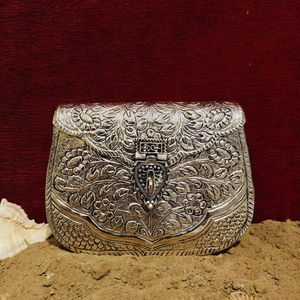 Indian Fully Handcrafted Antique Silver Metal Clutch Bag <b>for</b> Women Luxury Evening Party <b>Wedding</b> Designer <b>Handbag</b> Indian bag - Product Image 1