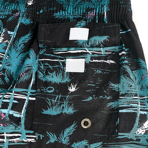 Shorts de sport de plage d'été en polyester et élasthanne, shorts de sport personnalisés noirs pour hommes - Product Image 5