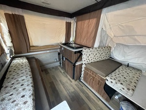 Coachmen C-l-i-p-p-e-r C-l-a-s-s-i-c 1-2-8-5-S-S-T d'occasion 2019 à vendre - Product Image 2