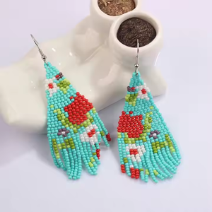 Bijoux de mode Boucles d'oreilles brodées de perles de rocaille d'Inde Boucles d'oreilles multicolores faites à la main pour femmes et filles - Product Image 1