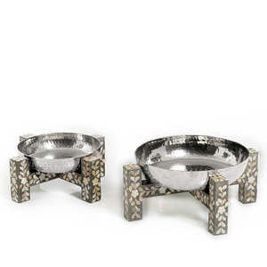 Cuenco de Servir de Metal con Diseño Martillado y Madreperla de Alta Calidad con Patas de Madera para Bodas, Fiestas de Cumpleaños y Eventos Gastronómicos - Product Image 1