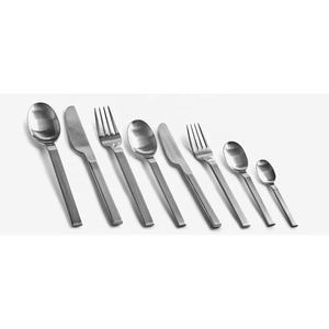 Ensemble de couverts en acier inoxydable avec poignée à moitié plate Design Couverts de luxe de haute qualité pour restaurant, mariage, maison et hôtel - Product Image 3