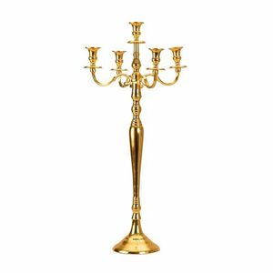 Candélabres de luxe en métal poli pour une configuration de salle à manger moderne adaptée à une cuisine raffinée et à un style intérieur - Product Image 1