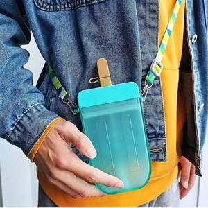 Botella Myrva Palette con Tapa Abatible de Plástico y Correa, Diseño Minimalista, Unisex, Regalo para el Regreso a Clases, Botella para Bebidas de Camping - Product Image 3