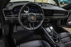 La Mejor Opción Económica 2023: Porsche 911 Turbo S Coupé - Product Image 5