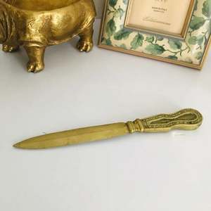 Ouvre-lettre décoratif en laiton AK en laiton fini polonais pièce de luxe pour décor de bureau/article de vaisselle - Product Image 1