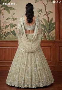 Lehenga Choli pour femme, design Bollywood, en tissu filet avec motif en cristal, broderie à la main avec des fils et des paillettes, fabricant de mode - Product Image 6