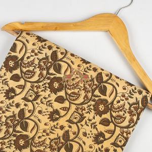 Dernière collection de chemises légères en coton biologique, imprimées à la main avec des motifs floraux, tendance et élégantes, pour la décoration intérieure indienne - Product Image 3