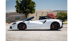 Coche usado de segunda mano con certificación LHD/RHD McLaren Artura Spider RWD 2025 - Product Image 4