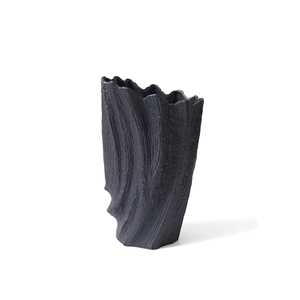 Licia แจกันเซรามิกสีดำขนาด24x15x38ซม. ดีไซน์ประณีต - Product Image 1