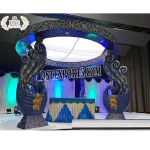 Décoration de scène indienne sur le thème du paon pour mariage Scène à thème traditionnel pour mariage en Malaisie Scène de réception de mariage hindou - Product Image 1