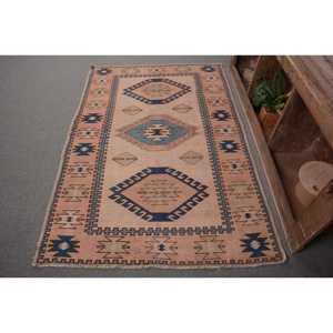 Alfombra Kilim Turca Vintage de 4.1 x 6.1 pies, Diseño de Parches Azul Beige, Lana y Látex Ecológicos, Pelo Mediano, Rectangular para Comedor - Product Image 1