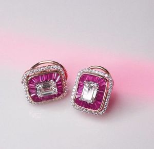 Pendientes de Diamantes Cultivados en Laboratorio con Rubí Baguette y Esmeralda Blanca, con Oro Rosa de 16k, Certificados por IGI, para Uso Casual, Diamantes Americanos - Product Image 1