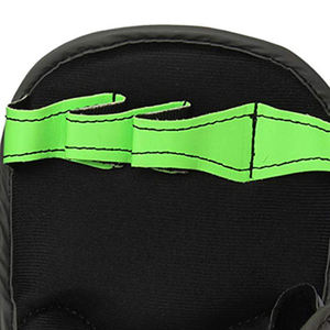 Gants de MMA Pro Fight avec logo personnalisé, gants de boxe en cuir et shorts pour l'entraînement au MMA et au Muay Thai - Product Image 4