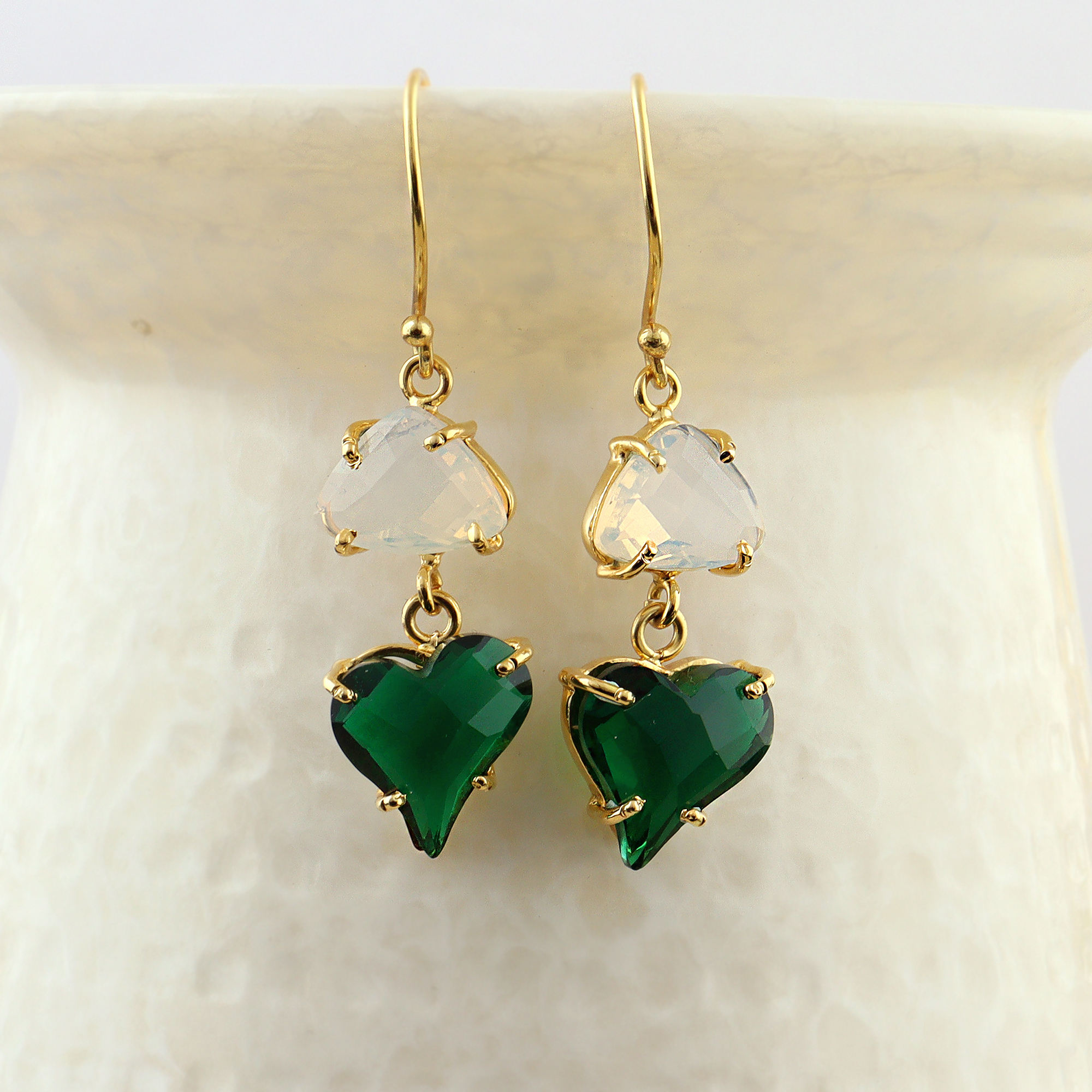 สีเขียวและสีขาว