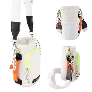 حقيبة زجاجة ماء بحمالة متقاطعة مع الجسم بنمط رياضي كاجوال مع حزام كتف - Product Image 3