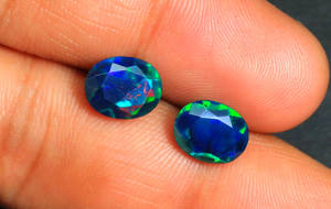 Pierre précieuse d'opale noire éthiopienne unique de forme ovale arc-en-ciel brillant pierre d'opale noire éthiopienne Flashy idéale pour la fabrication de bijoux - Product Image 3