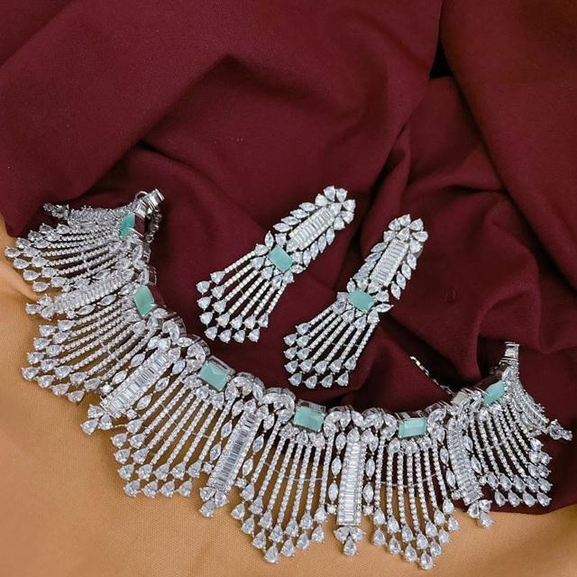 ทะเลสีเขียว