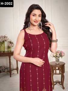 Kurtis en rayonne lourde les plus beaux vêtements décontractés et de festival avec motif imprimé en feuille d'or et de couleur avec grande taille disponible - Product Image 4