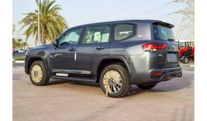 Toyota Cruiser 2022-2024 d'occasion, moteur GCC, norme Euro IV, sièges en cuir, toit ouvrant panoramique, transmission automatique - Product Image 4