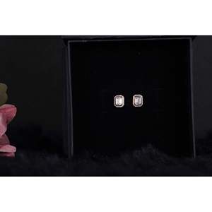 Pendientes de Plata de Ley 925 Silverings LVY con Oro Rosa, Pendientes Geométricos con Corte Esmeralda y Engaste de Mariposa en Oro Blanco - Product Image 1