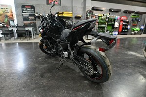 Motocicleta Kawasaki <span class=keywords><strong>Z650</strong></span> 2026 <span class=keywords><strong>Nueva</strong></span> de Fábrica - Product Image 2