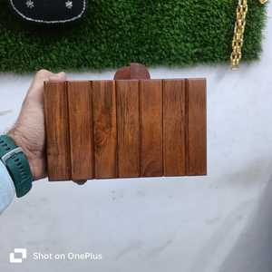 Pochette de mode en bois de luxe faite à la main pour femmes avec poignée en laiton personnalisable pour les mariages et les fêtes de mariée - Product Image 4