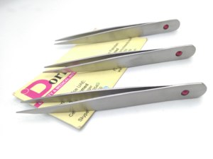 Pince à épiler à sourcils en acier inoxydable personnalisée de haute qualité applicateur de sourcils coloré avec produit d'étiquette supérieure à pointe inclinée - Product Image 2