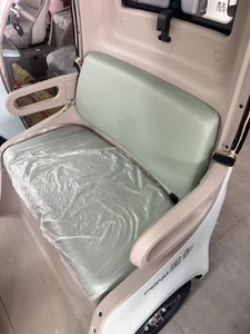 รถสามล้อไฟฟ้าแบบเอนนอน 1000 วัตต์ พร้อมมอเตอร์ดุมล้อหลัง แบตเตอรี่ 60 โวลต์ ตัวถังเปิด รับผู้โดยสารได้ 3 คน พร้อมตะแกรงท้าย - Product Image 3