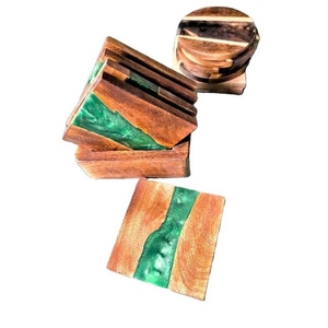 ที่รองแก้วไม้ธรรมชาติพร้อมแผ่นรองเครื่องดื่มดีไซน์ดอกไม้อีพอกซีเรซิน - Product Image 6