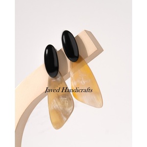 Fabricantes de joyería de moda Pendientes de cuerno Pendiente de cuerno de diseño único Pendiente de cuerno de búfalo de nueva forma Por Javed Handicrafts - Product Image 1