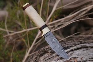 Handmade DIY OEM Customizable Damascus Steel Hunting Outdoor Skinning <b>Knife</b> Fixed Blade <b>Bone</b> <b>Handle</b> Leather Sheath Wholesale - Product Image 3