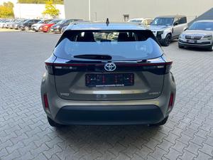 Nuevo/Usado para Toyota Yaris 2021, Transmisión Automática Híbrida, Color Bronce Óxido, SUV - Product Image 6