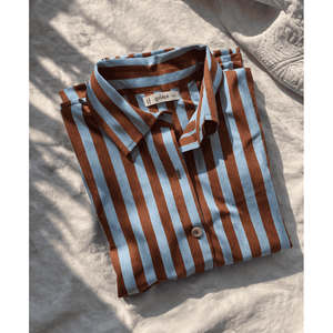 Chemise en popeline à fines rayures surdimensionnée pour le bureau - Luxe décontracté, mélange coton-soie avec logo brodé XL - Product Image 1