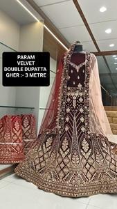 Meilleures ventes Velours Lehenga Choli de créateur avec travail Zari lourd Parfait pour les festivals, les mariages et les occasions spéciales - Product Image 3
