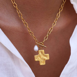 Collar con Colgante de Acero Inoxidable Chapado en Oro de 18K J&D, Cruz de Corazón Martillado con Diamante y Perla, Estilo Vintage, Cadena de Serpiente, Regalo - Product Image 2