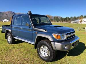 2022 pour Toyota pour Land Cruiser pick-up Turbo Diesel boîte de vitesses manuelle tissu intérieur foncé clair R18 roue avant ACC croisière FWD Ri - Product Image 2