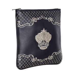 Almohada bordada de cuero de calidad superior, bolsos religiosos Tallit, forro de PVC, cierre de cremallera, logotipo personalizado, fabricante indio - Product Image 4